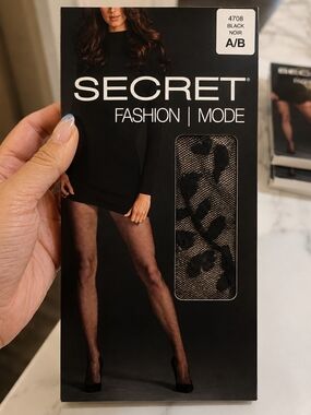 Secret Fashion Black Floral Pattern Tights Pantyhose A/B New in Package